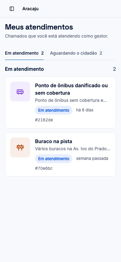 Tela Meus atendimentos, com os chamados em atendimento e os que aguardam o cidadão, em duas colunas., em celular